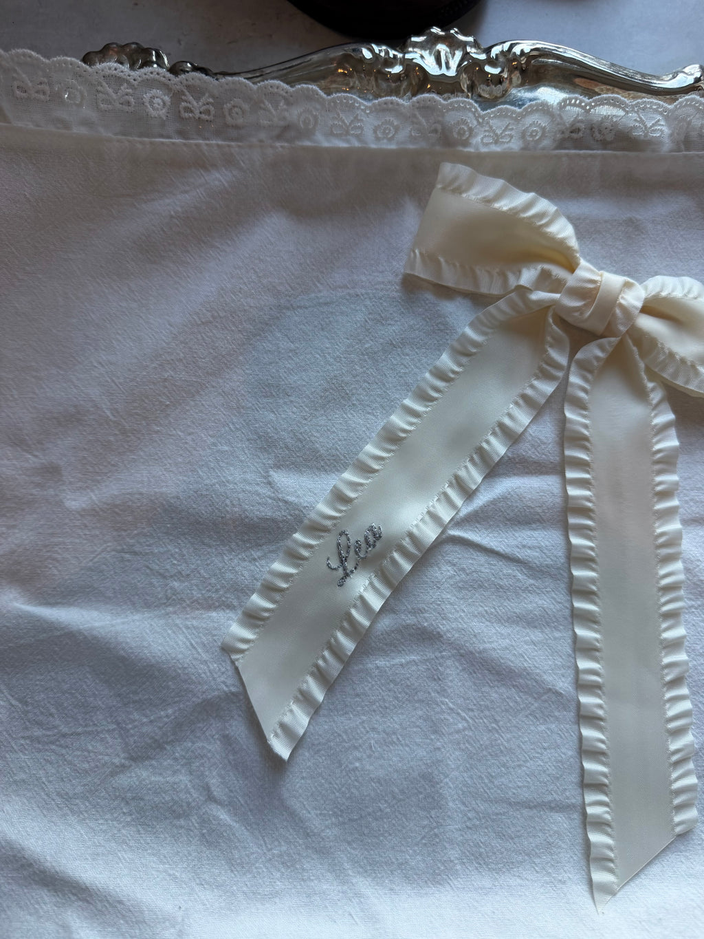 Clara Hair Bow Cream