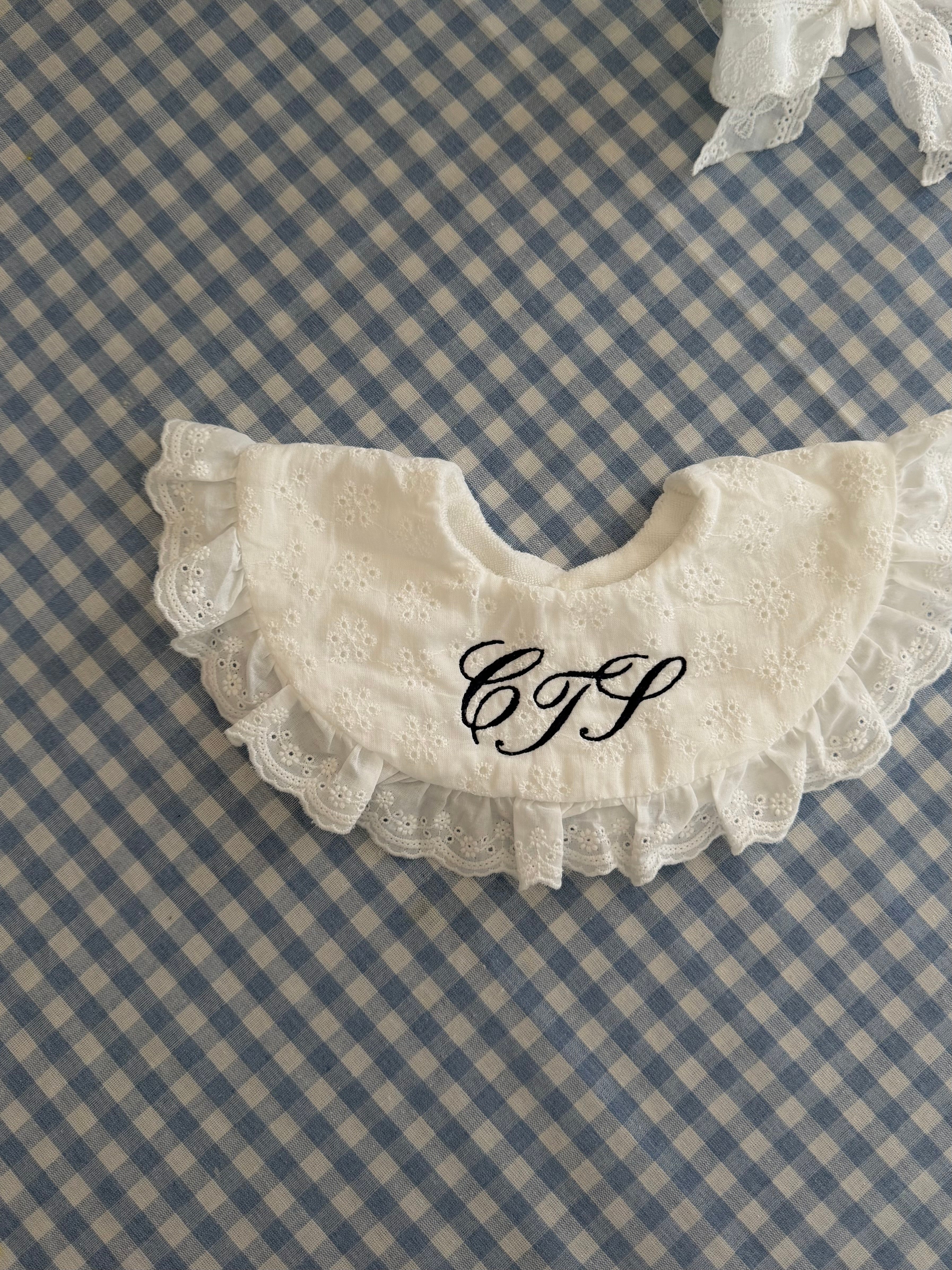 Broderie Ronde Bib